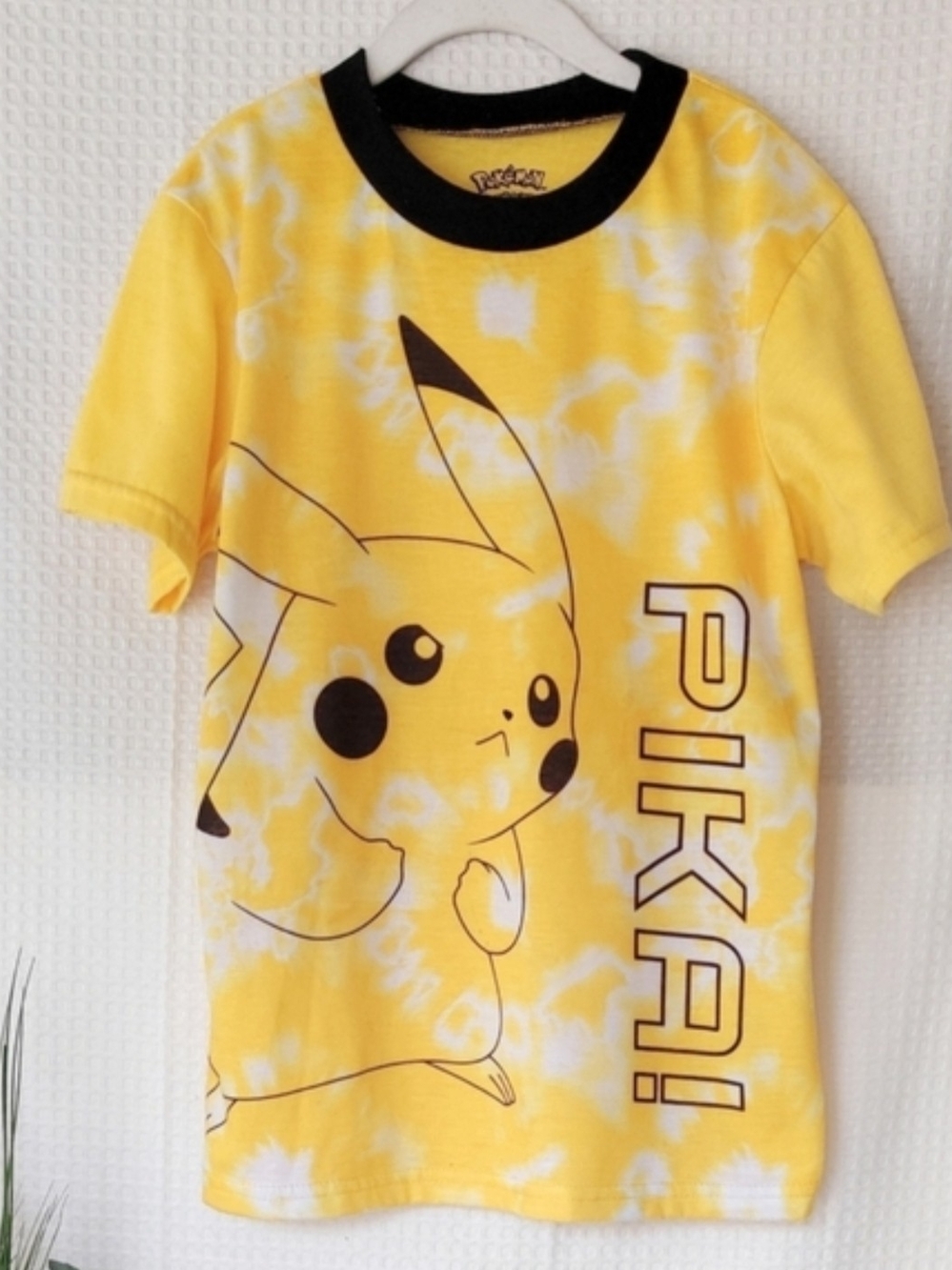 Pokemon Pikachu Yellow Tie-Dye T-Shirt Size Boys Medium (8/10)